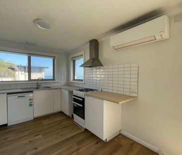 BEACH LIFESTYLE WITH AMAZING BAY VIEWS! - Photo 5