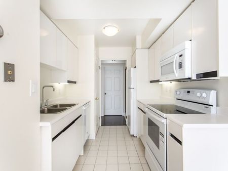 For Lease - 7 Carlton Street Unit# 1406, Toronto, Ontario - Photo 2