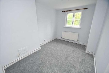 Bedroom Terraced Cottage In Godalming, GU7 - Photo 2