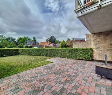 Gelijkvloers appartement met 1 slpk en garage - Photo 1