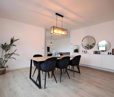 Ruim twee slaapkamer appartement met veel lichtinval - Photo 1