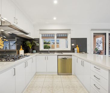 Big-Hearted Family Living in the Heart of it All - Photo 1