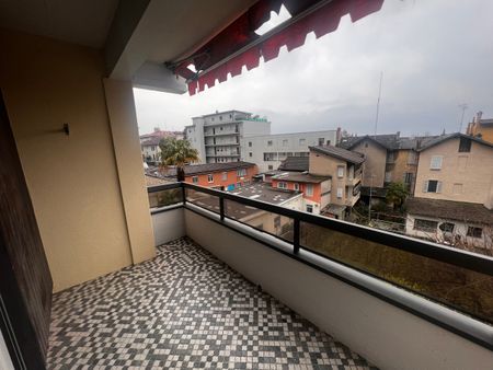 AFFITTASI LUMINOSO APPARTAMENTO RINNOVATO DI 4.5 LOCALI - Foto 2