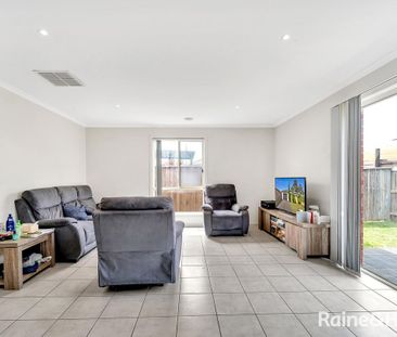 8 Alice Way, Tarneit, VIC 3029 - Photo 3