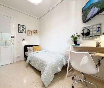 Avenida de Valladolid, Madrid, Community of Madrid 28008 - Photo 5