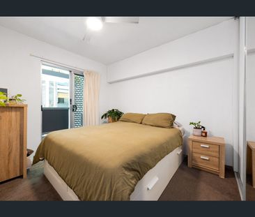 Furnished Urban Sanctuary Just off James Street! - Photo 4