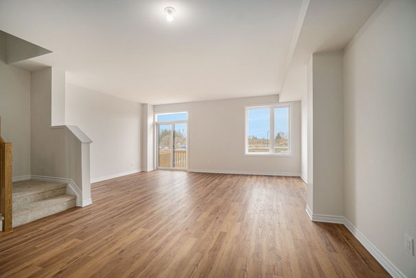 For Lease - 74 Richelieu Street, Russell, Ontario - Photo 1