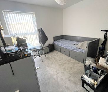 Colnebank Drive, WATFORD - Photo 3