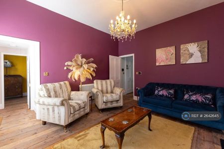 2 bedroom maisonette to rent - Photo 2