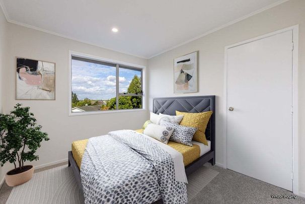 4 Bedrooms on Sunline Ave - Photo 1