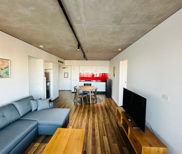 Stylish & Fully Furnished Two-Bedroom Apartment - Photo 1