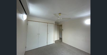 Lowset home on hill close to sporting club and school - Photo 5