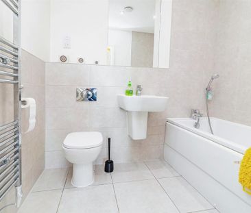 2 bedroom flat to rent - Photo 6