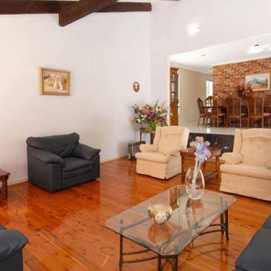 Grand Family Home! - Photo 1