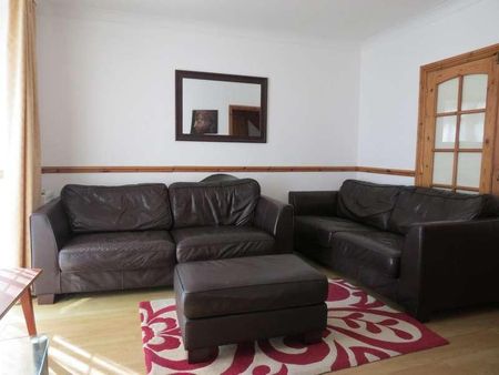 Bedroom Detached House In Winton, BH9 - Photo 2