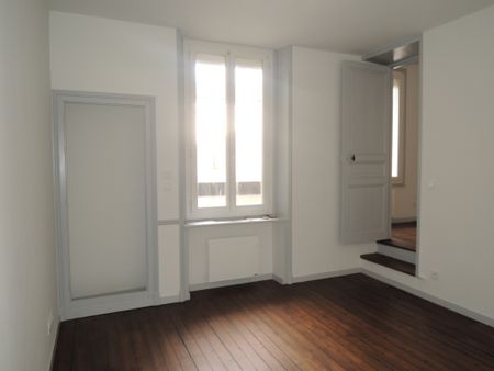 Appartement à louer - REIMS- RUE DE CERNAY - Photo 3