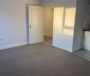 Queensway, Bletchley - One Bed Apartment - Photo 5