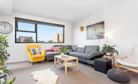 SPACIOUS & APPEALING - Photo 5