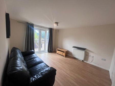 1 bedroom Flat To Let - Photo 2