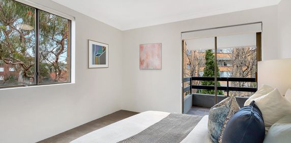 Stylish Apartment in the Heart of Elizabeth Bay - Photo 2