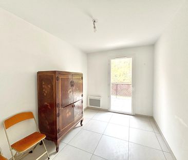 Location Appartement 4 pièces 79m² MARSEILLE 11ème - Photo 1