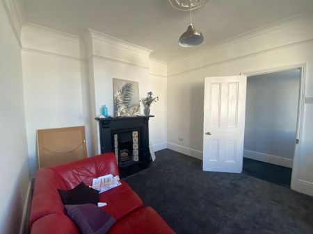 4 bedroom mid-terrace to rent Delamere Road, Southsea - Photo 3