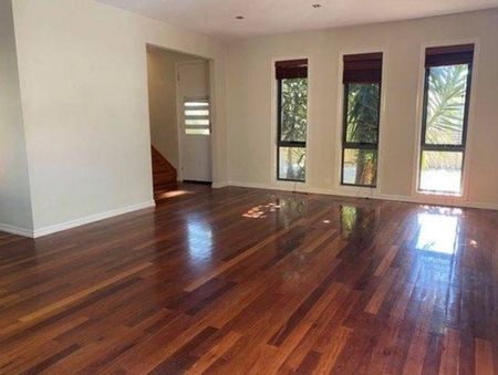 Three Bedroom Townhouse Newport- Garage not available to this property - Photo 3