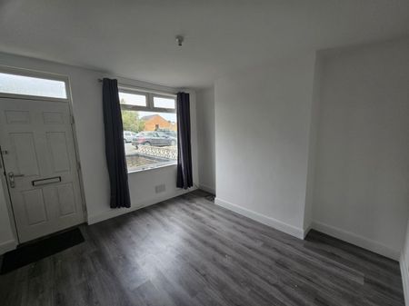 2 bed Terraced - To Let - Photo 5