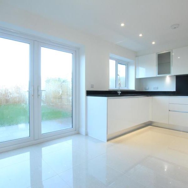 Woodlands Road, Guildford, GU1 - Photo 1