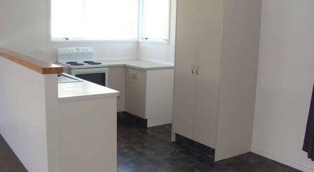 4 Bedroom Family Home in Inglewood - Photo 4