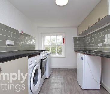 3 Bed property for rent - Photo 6