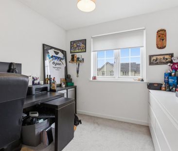 3 bedroom end of terrace house to rent - Photo 4