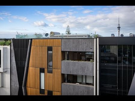 Luxury 3-bedroom Penthouse Apartment - Photo 5