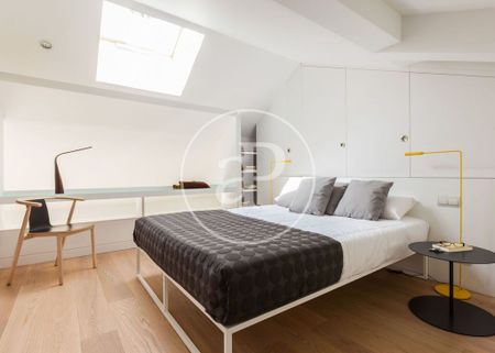 2 bedroom luxury penthouse for rent in Madrid, Spain - Photo 5