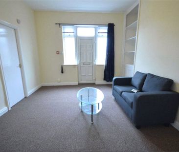 28 Crescent Park, Heaton Norris, Stockport, Manchester, SK4 2HT - Photo 2