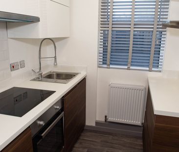 4 Bed Semi-Detached House, Berridge Road, NG7 - Photo 1