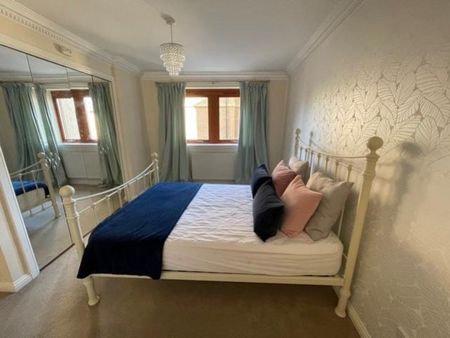 2 bedroom flat to rent - Photo 3