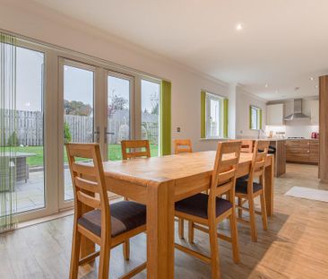 4 bedroom detached house to rent - Photo 3