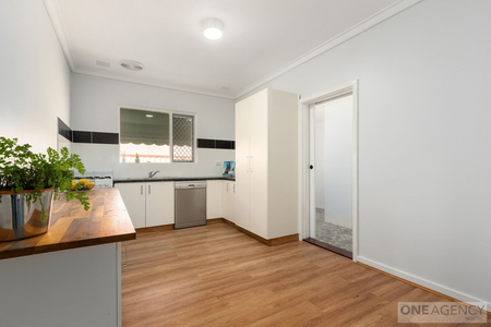 216 Keymer Street - Photo 2