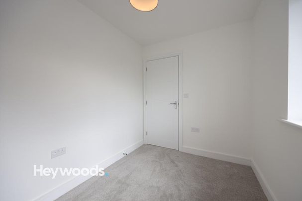 3 bedroom mews to rent - Photo 1