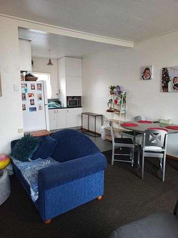 Ready to move in - Unfurnished 2 Bedroom Unit - Photo 4