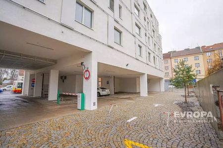 Pronájem nového nevybaveného moderního bytu 4+1, 67,7 m2 v centru Hradce Králové na Gočárově třídě - Фото 5