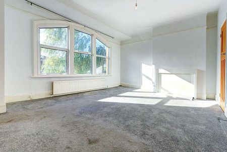 4 bedroom semi-detached house to rent - Photo 3