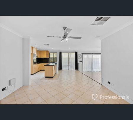 30 Marsala Way, Ellenbrook, WA 6069 - Photo 2