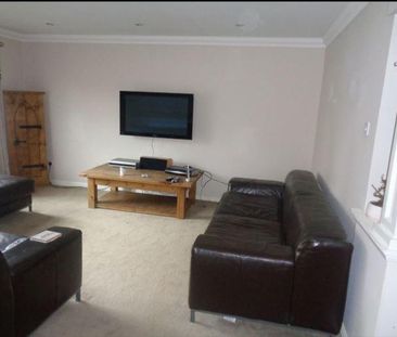 4 bedroom detached house to rent - Photo 2