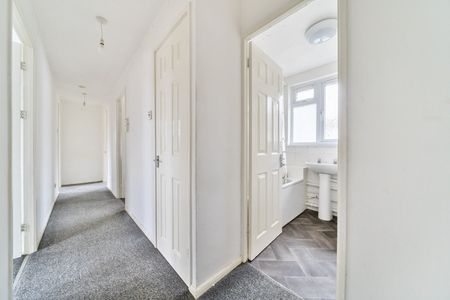 Flat to rent - Crayford High Street, Dartford, DA1 - Photo 5