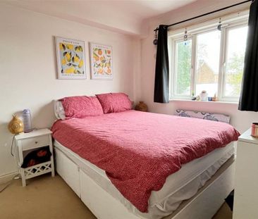 5 bedroom detached house to rent - Photo 4