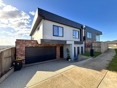 Beautiful home in great location - Photo 4