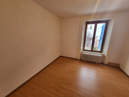 Spacieux appartement de 4,5 pièces au 2ème étage avec cheminée et part au jardin commun - Photo 4