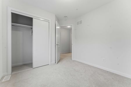 For Lease - 423 Silicon Way, Kanata, Ontario - Photo 5